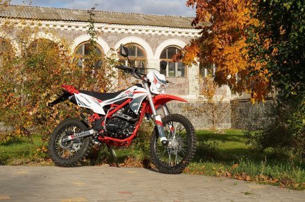 Мотоцикл SKYBIKE CRDX 200 19-16 ( линейка 2024 года )