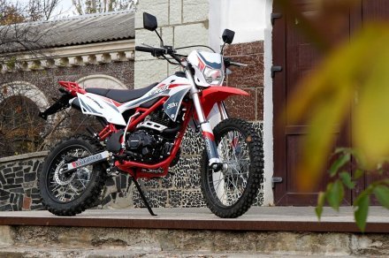 Мотоцикл SKYBIKE CRDX 200 19-16 ( линейка 2024 года )