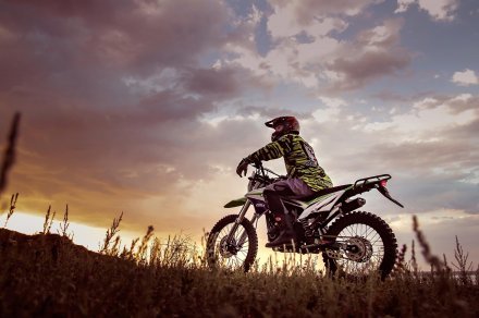 Мотоцикл SKYBIKE CRDX 200 21-18 ( линейка 2024 года )