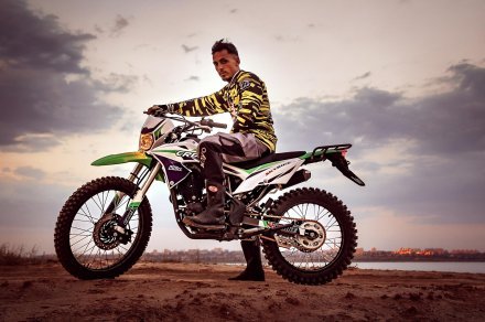 Мотоцикл SKYBIKE CRDX 200 21-18 ( линейка 2024 года )