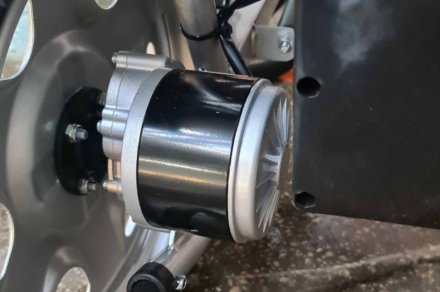 Коляска для людей з обмеженими можливостями з електроприводом